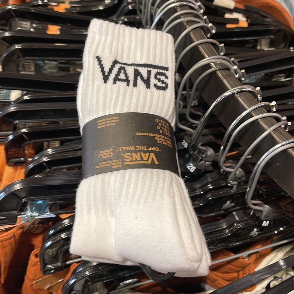 Vans Socks 3 pairs set CREW VANS.
"OFF THE WALL" White/White
NWT - Picture 12 of 16